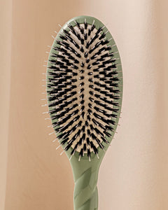 N.02 La Brosse Démêlante & Soin l'Indispensable Vert Amande
