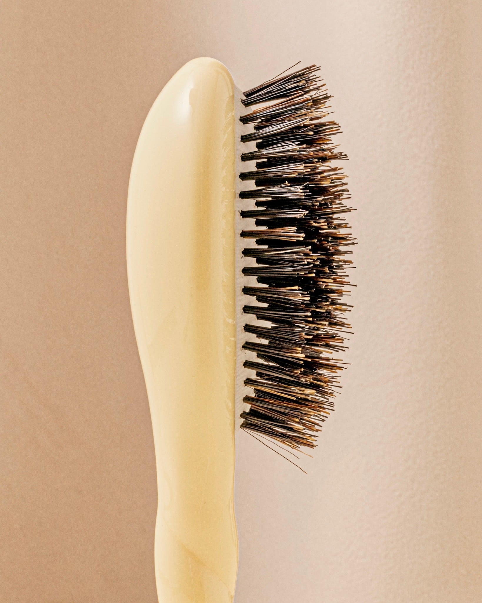 N.01 La Petite Brosse Brillance & Soin l’Universelle Ivoire Cair