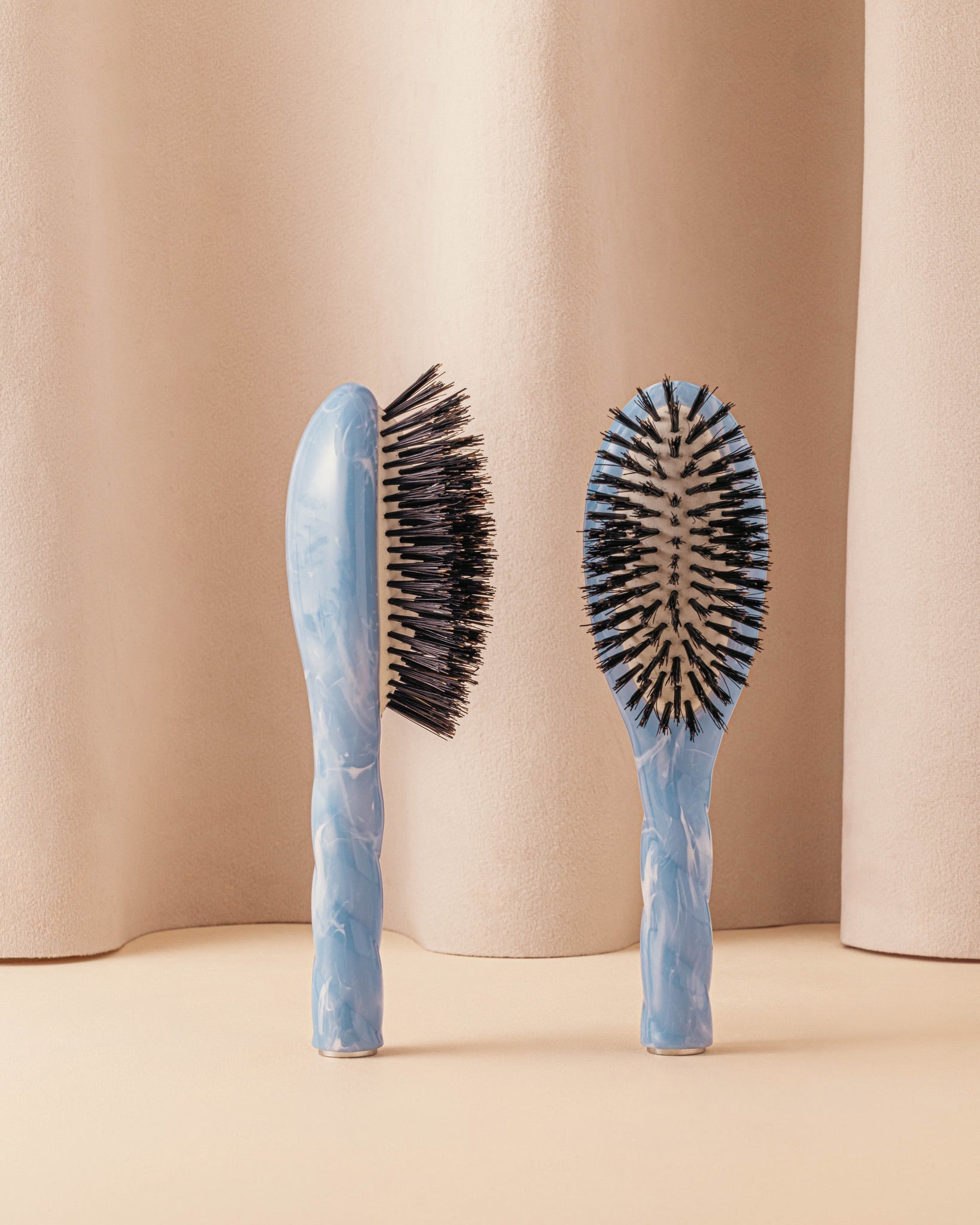 Roseanna x La Bonne Brosse N.01 La Petite Brosse Brillance & Soin l'Universelle Salty Gelato  Bleu