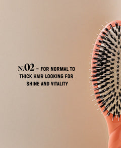 N.02 La Brosse Démêlante & Soin l'Indispensable Corail
