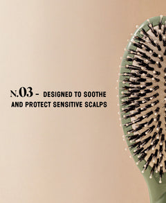 N.03 La Brosse Cuir Chevelu Sensible l'Indispensable Douceur Vert Amande