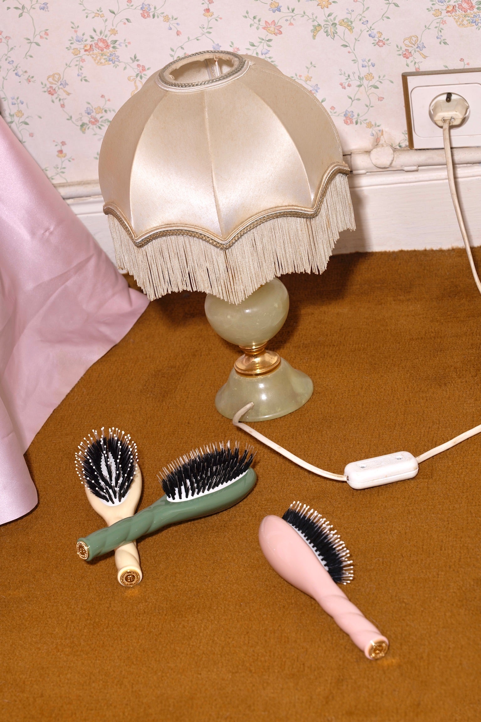 N.03 La Petite Brosse Cuir Chevelu Sensible l'Indispensable Douceur Rose Poudré