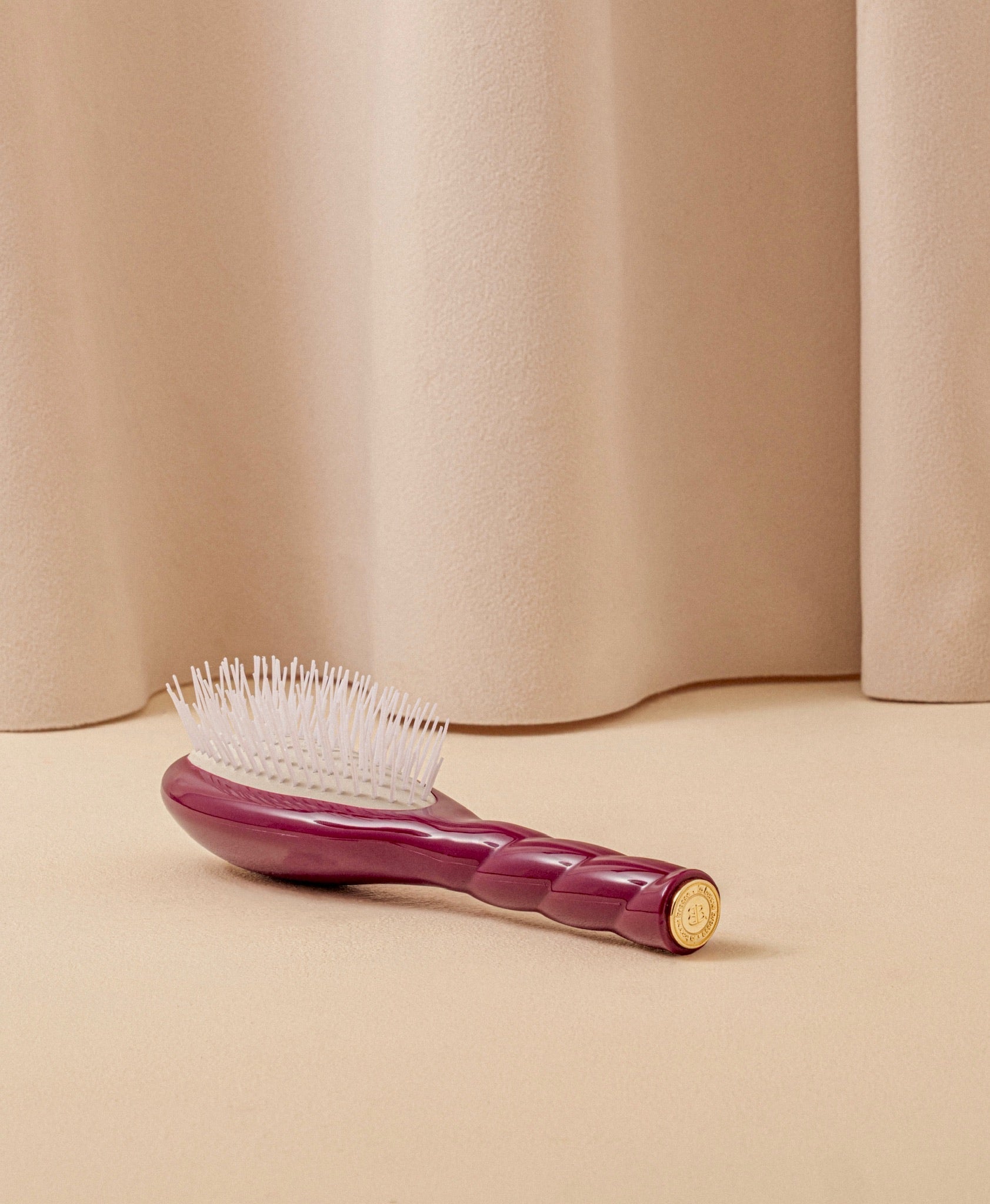 N.07 La Petite Brosse Démêlante & Stimulante l'Intense Rouge Cerise