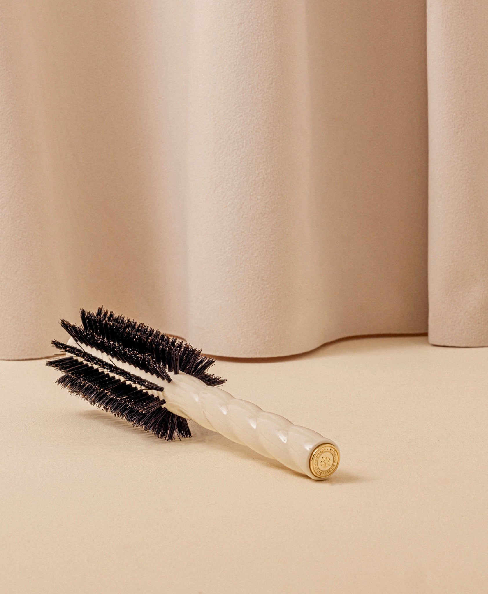 N.05 La Brosse Ronde Brushing Volume & Style Blanc Crème