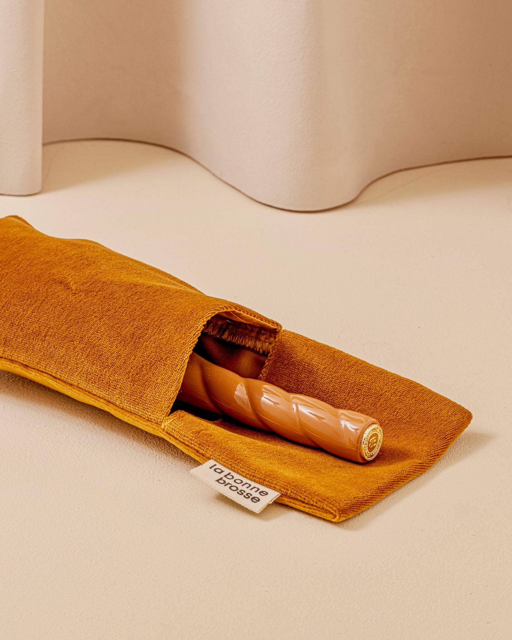 N.03 La Brosse Cuir Chevelu Sensible l'Indispensable Douceur Terracotta