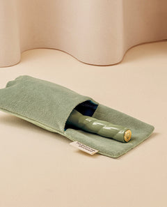 La Pochette "Petite Brosse" Vert Amande