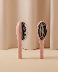 N.03 La Petite Brosse Cuir Chevelu Sensible l'Indispensable Douceur Rose Poudré