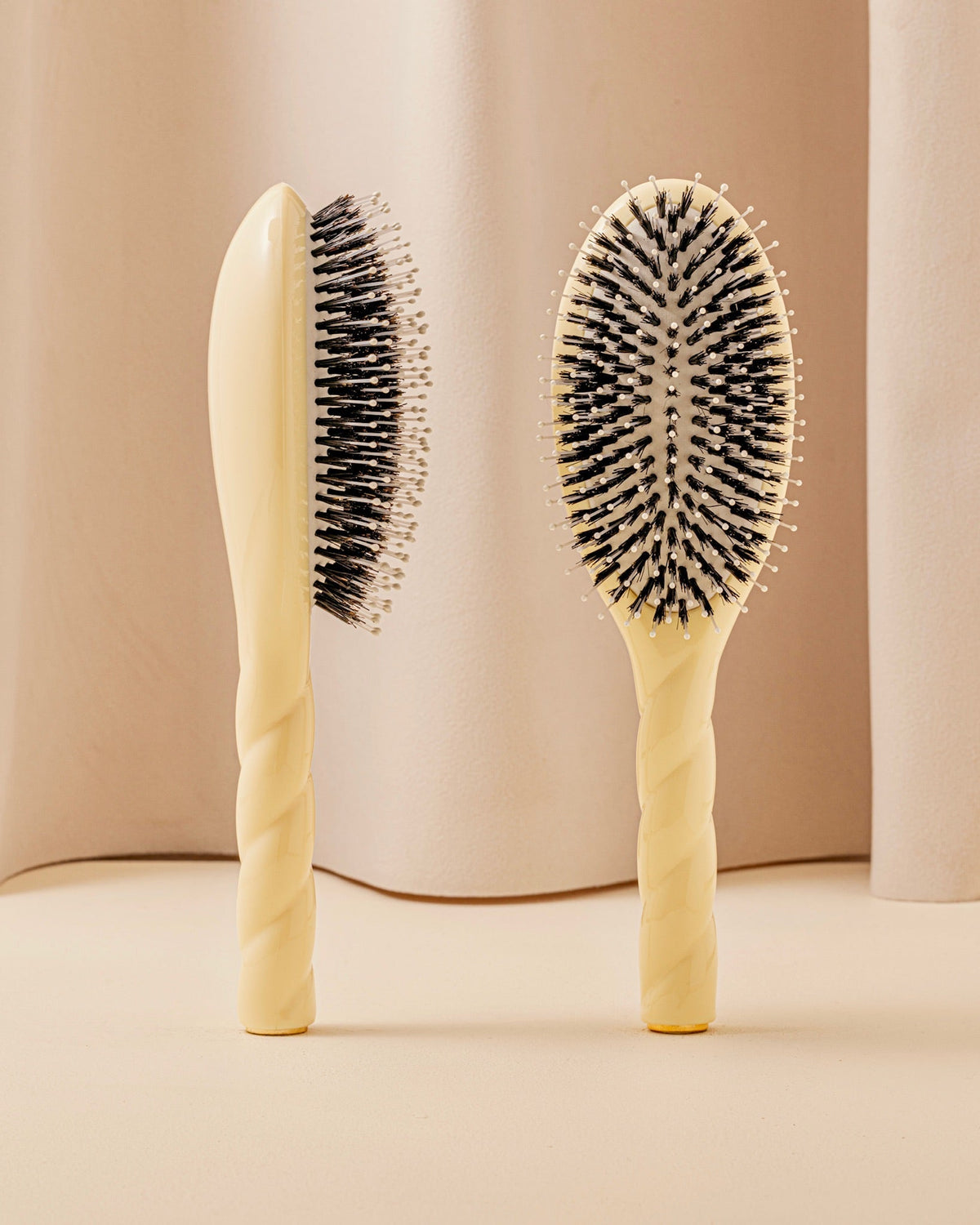 N.03 La Brosse Cuir Chevelu Sensible l'Indispensable Douceur Ivoire Cair