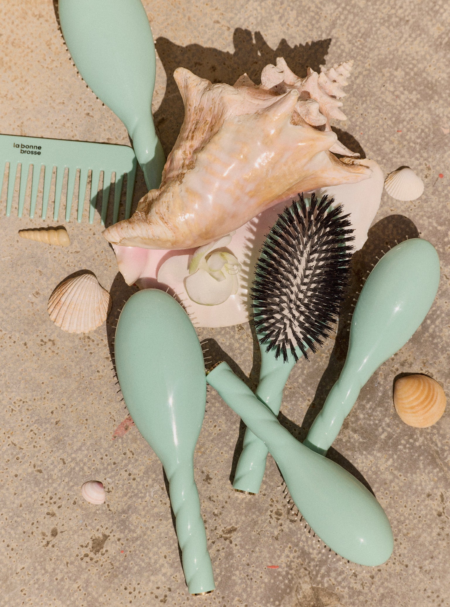 Le Peigne Large Démêlant en Acétate Bleu Lagon