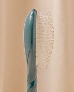 N.04 La Brosse Démêlante & Massante La Miracle Bleu Encre