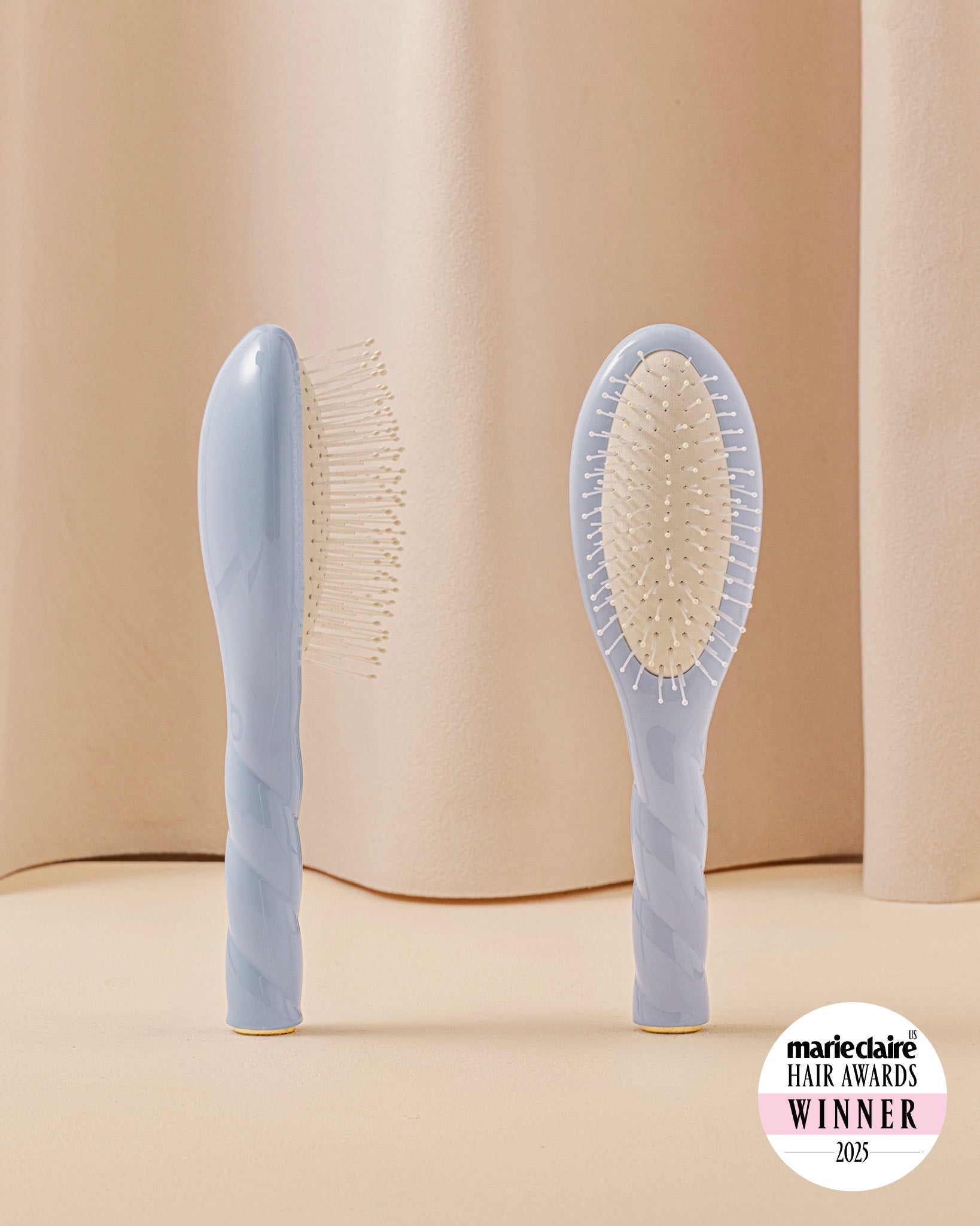 N.04 La Petite Brosse Démêlante & Massante La Miracle Bleu Ciel