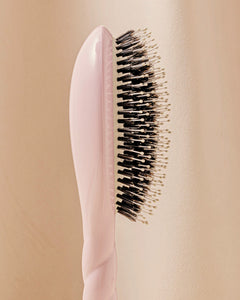 N.03 La Brosse Cuir Chevelu Sensible l'Indispensable Douceur Rose Lilas