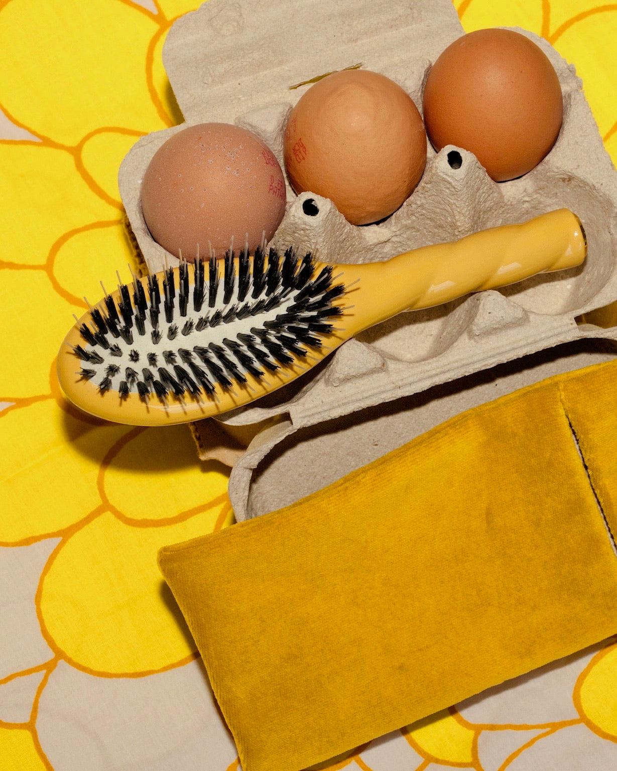 La Pochette "Petite Brosse" Jaune Safran